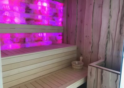 Sauna avec mur de sel