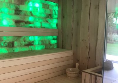 Sauna avec mur de sel