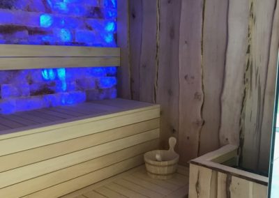 Sauna avec mur de sel