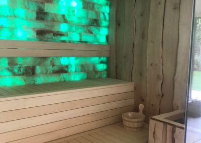 Sauna avec mur de sel