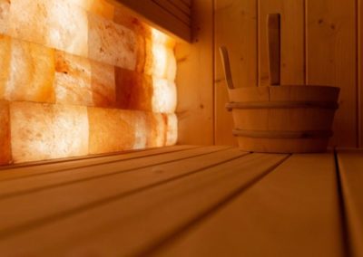 Sauna avec mur de sel